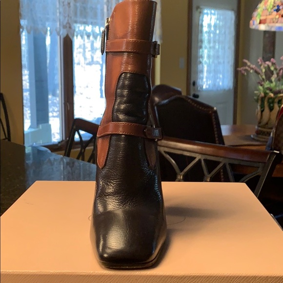 Prada boots - Picture 4 of 7